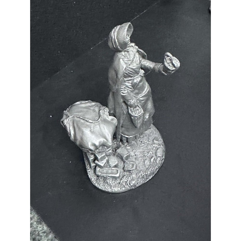 The Strawberry Girl Franklin Mint 1977 Pewter Figurine - Picture 3 of 9